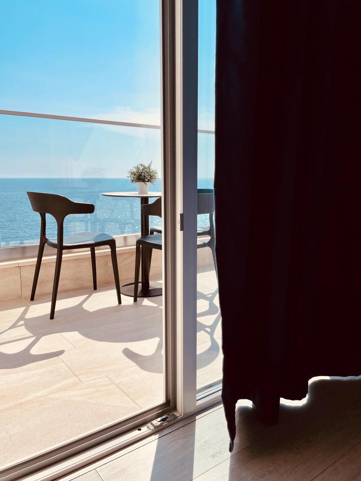 Ionian Terrace Bed & Breakfast Himare Bagian luar foto